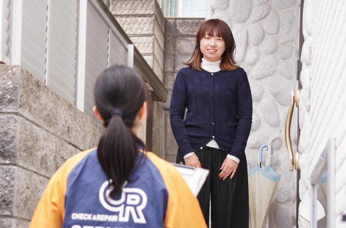 玄関で訪問・ご挨拶と説明